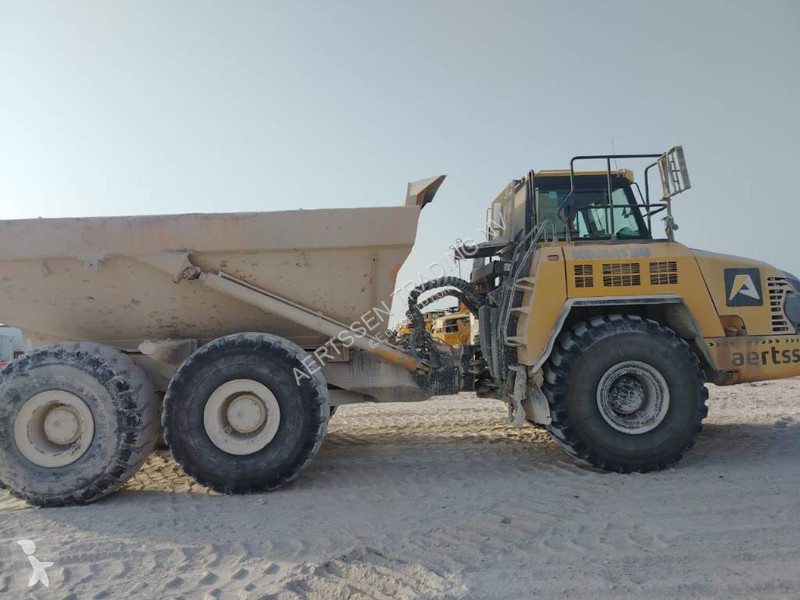 Dumper Komatsu R (4 pieces available in Abu Dhabi)