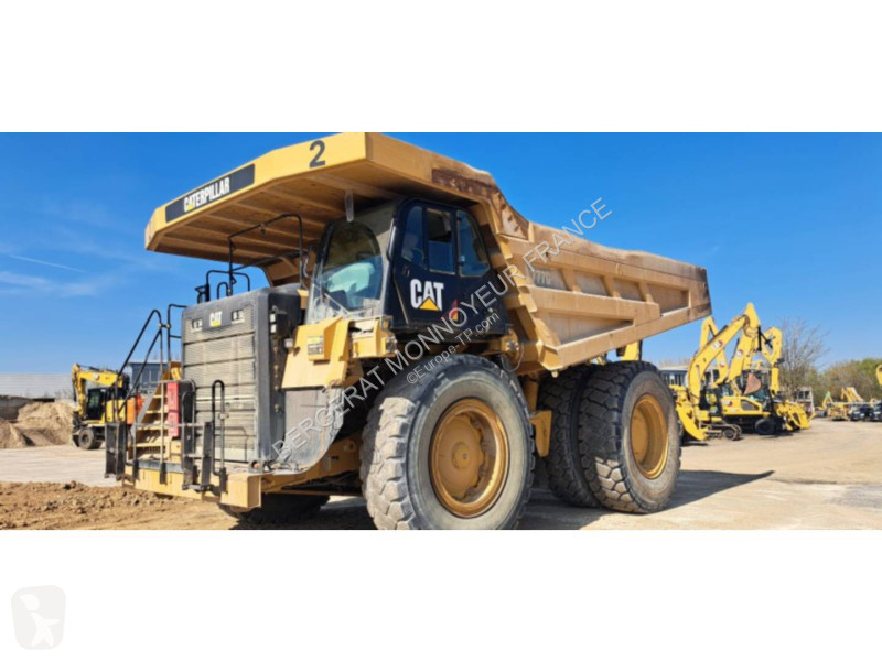 Карьерный самосвал Caterpillar