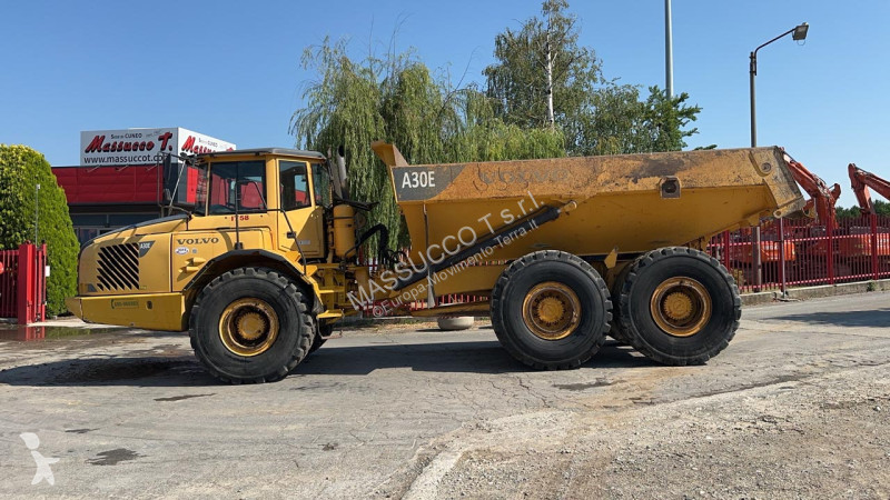 عربة قلابة Volvo 6X6
