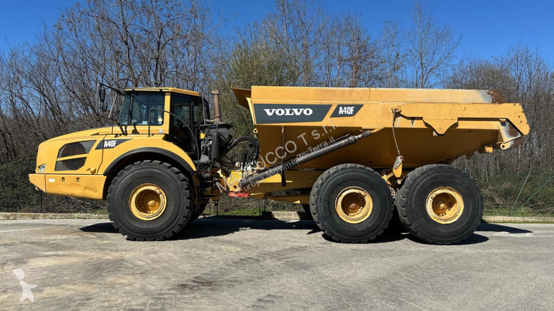 Sklápač Volvo 6x6