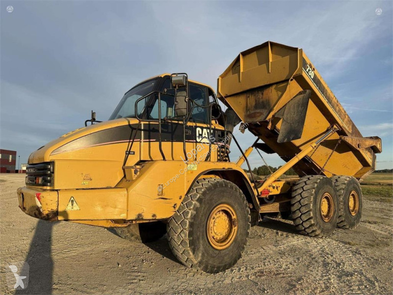 Карьерный самосвал Caterpillar 730