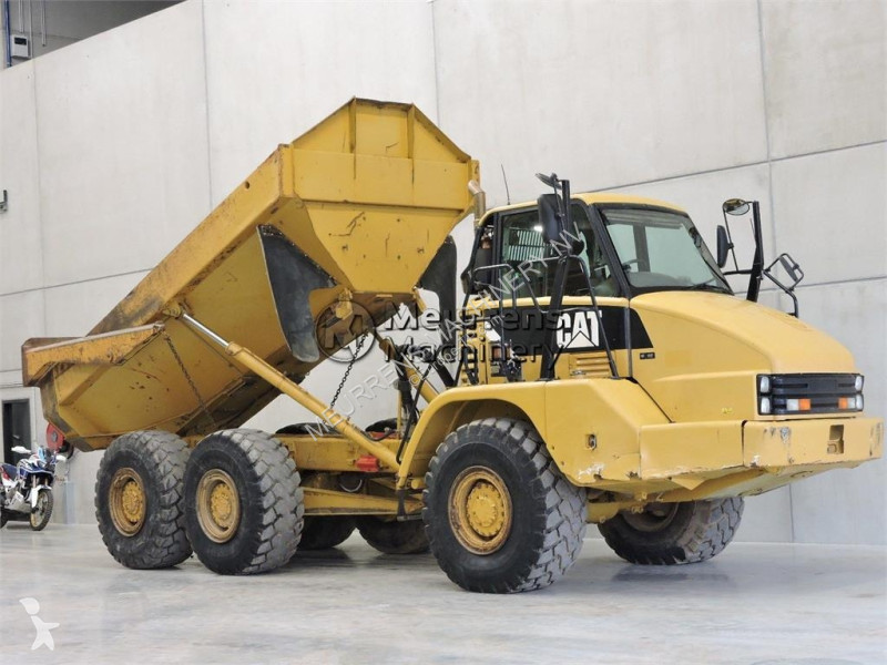 Sklápač Caterpillar 725