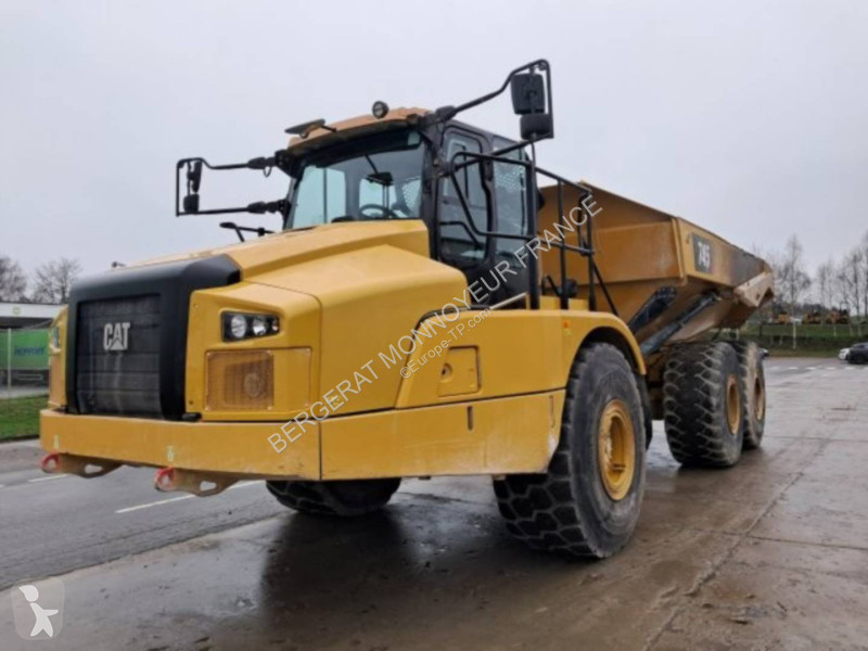 Sklápač Caterpillar 745