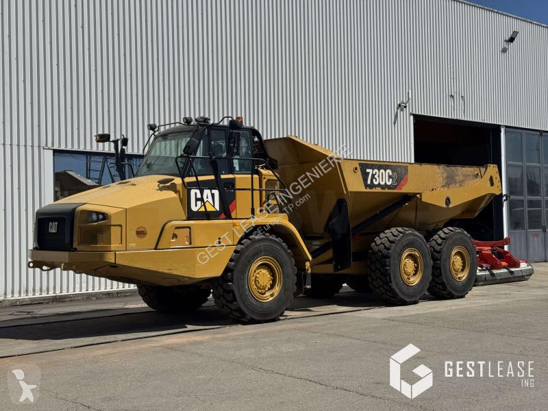عربة قلابة Caterpillar