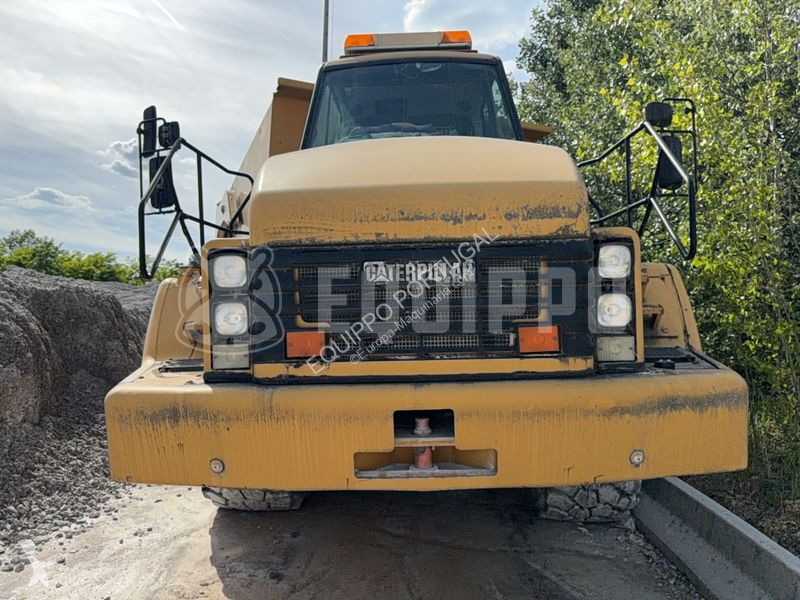 Sklápač Caterpillar 740