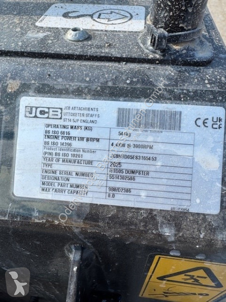 عربة قلابة JCB