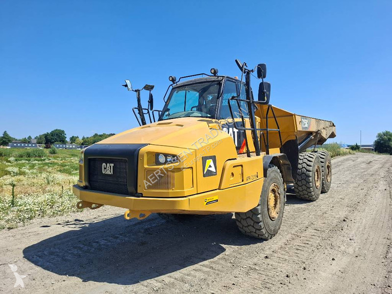 عربة قلابة Caterpillar C2