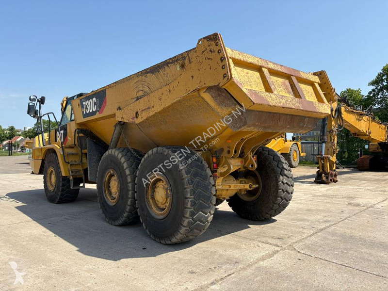 عربة قلابة Caterpillar
