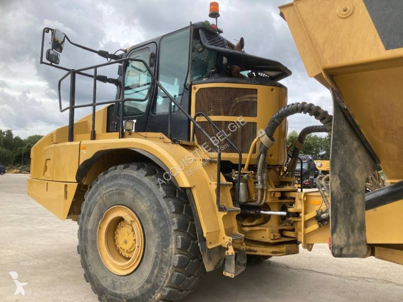Sklápač Caterpillar 745