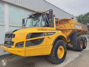 Tombereau articulé Volvo