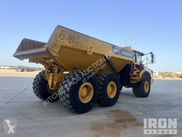 Tombereau articulé Volvo