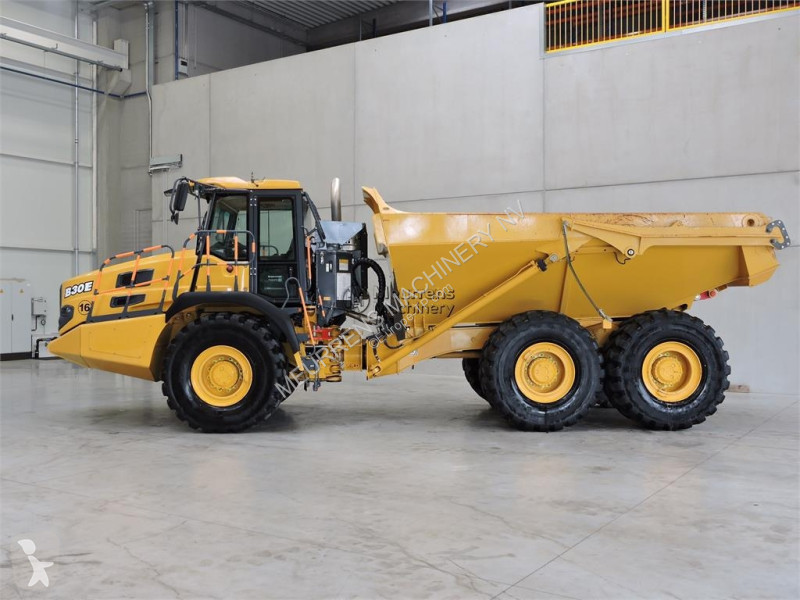 عربة قلابة Bell B30E