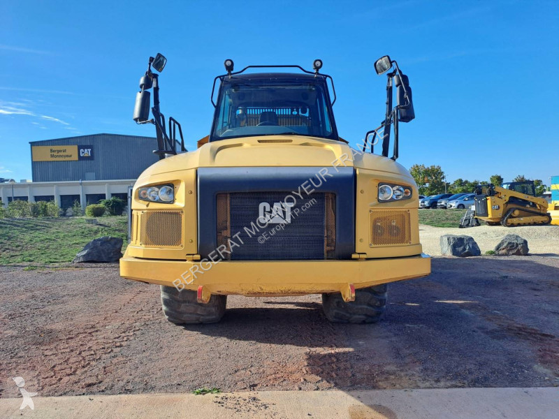 Дъмпер Caterpillar