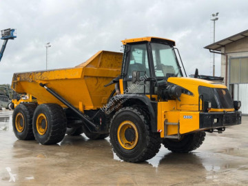 Kloubová sklápěčka JCB
