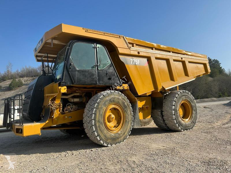 Basculantă Caterpillar Rebuilt