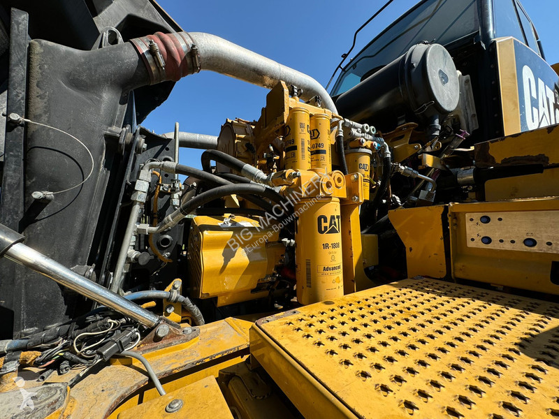 Dumper Caterpillar