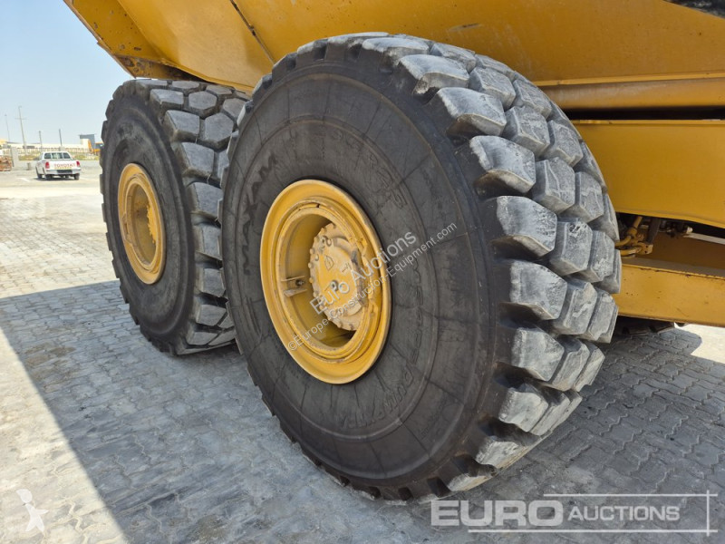 Basculantă Caterpillar 745