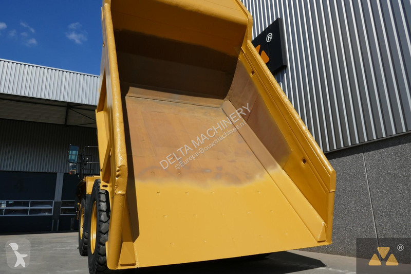 Dumper Caterpillar