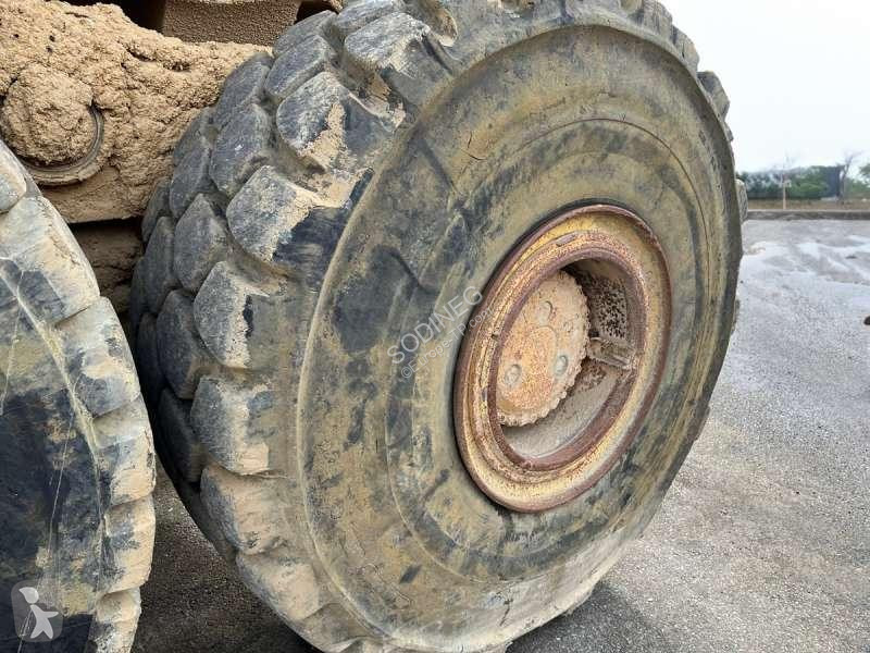 عربة قلابة Bell M 6X6