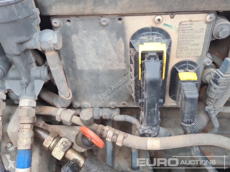 عربة قلابة Bell B30E