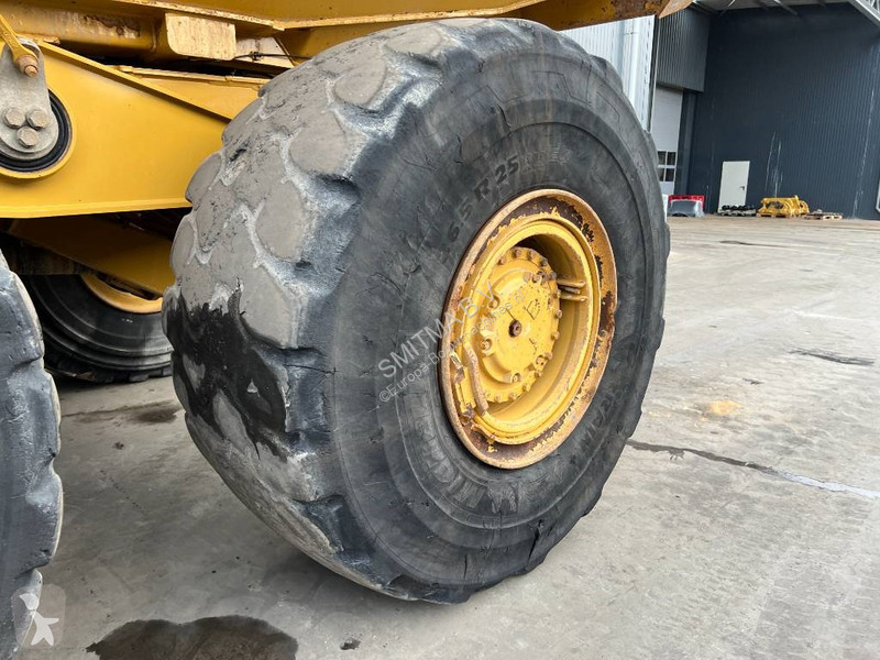 عربة قلابة Caterpillar C