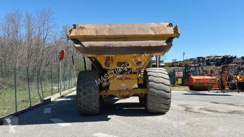 عربة قلابة Bell B30E 6x6