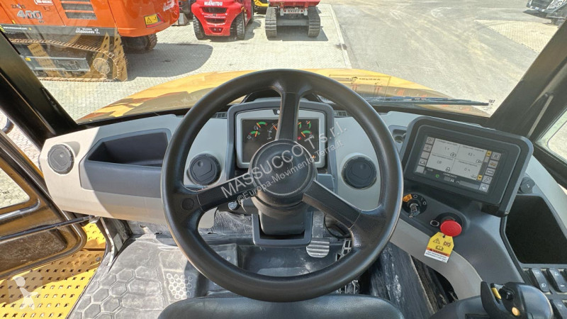 Sklápač Caterpillar 6X6