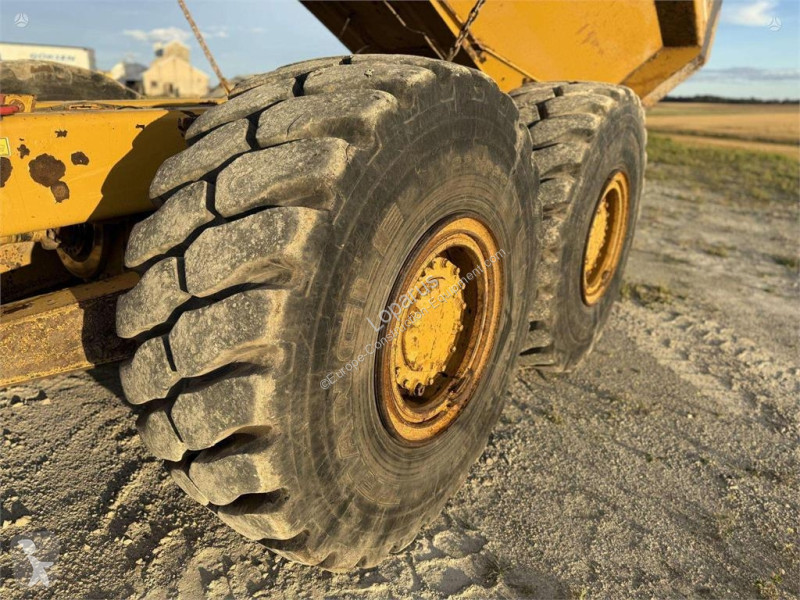 Карьерный самосвал Caterpillar 730