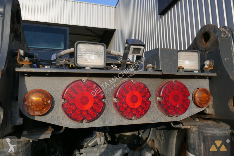 Sklápač Komatsu HD405-8