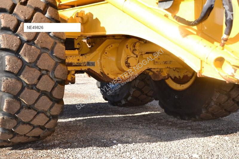 عربة قلابة Bell B25 E