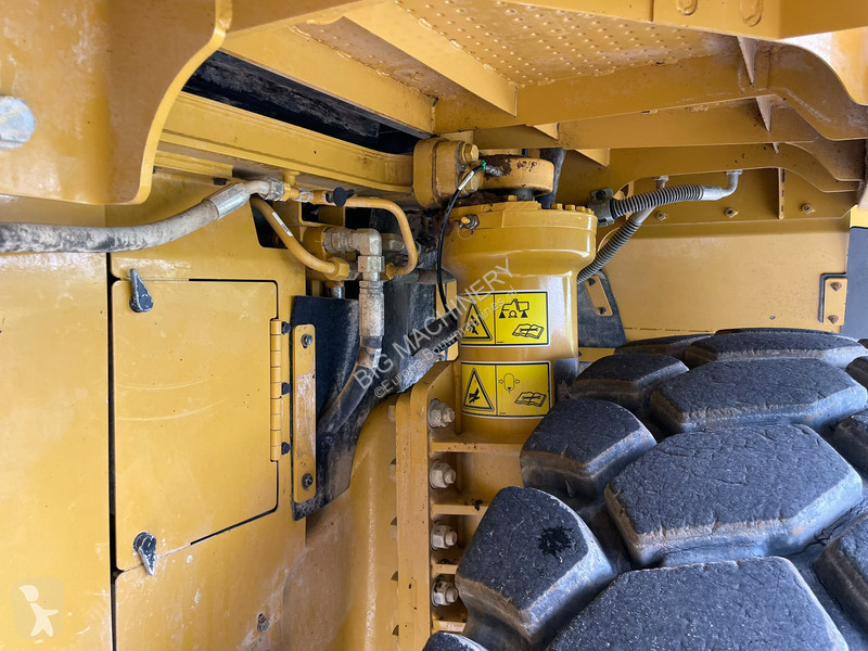 عربة قلابة Caterpillar G