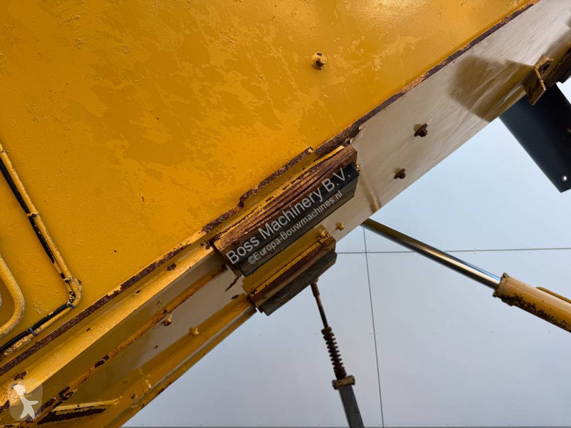 Sklápač Caterpillar - Dutch Machine / Body Heating