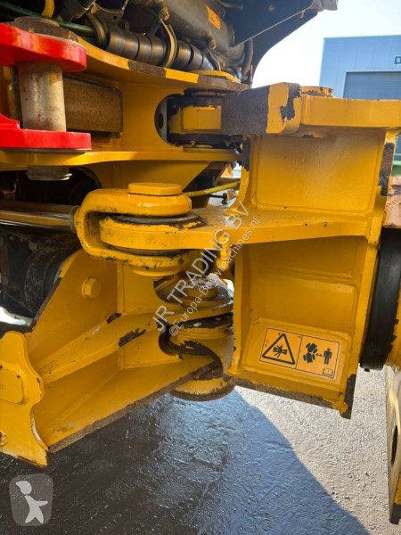 Sklápač Bell B 20 E