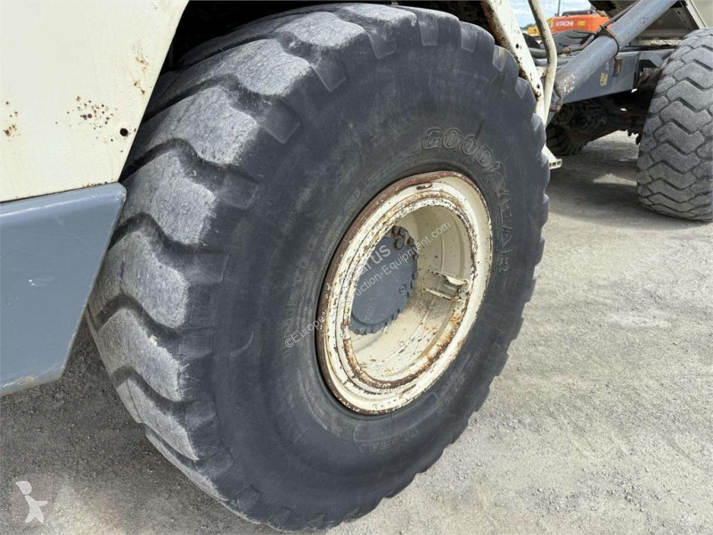 عربة قلابة Terex