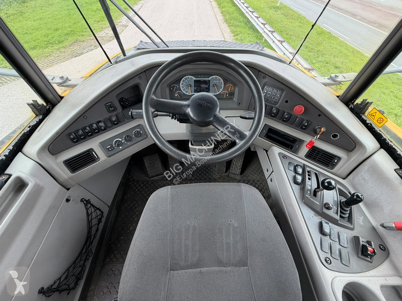 عربة قلابة Volvo G