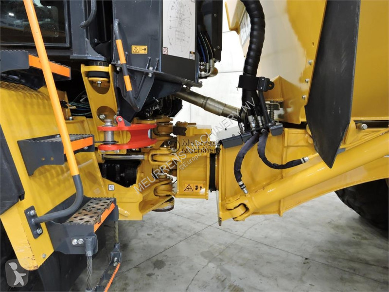 عربة قلابة Bell B30E