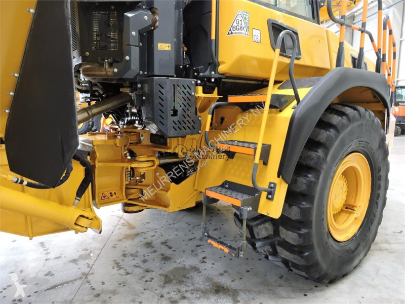 عربة قلابة Bell B30E