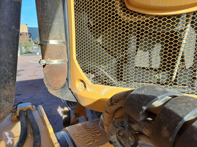 Дъмпер Caterpillar