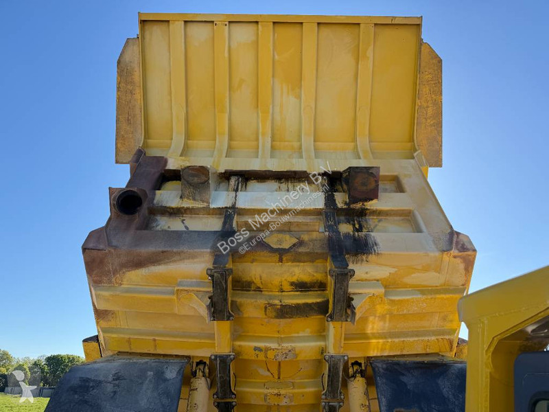 Sklápač Komatsu HD605-5 - Automatic Greasing /...