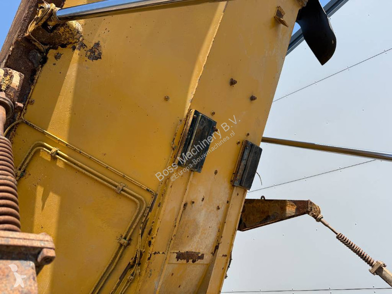 Sklápač Caterpillar - Automatic Greasing / Airco