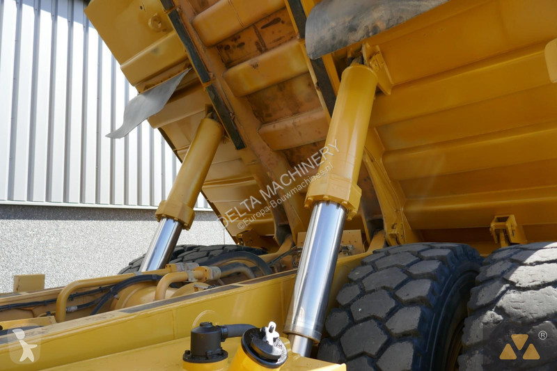Dumper Caterpillar