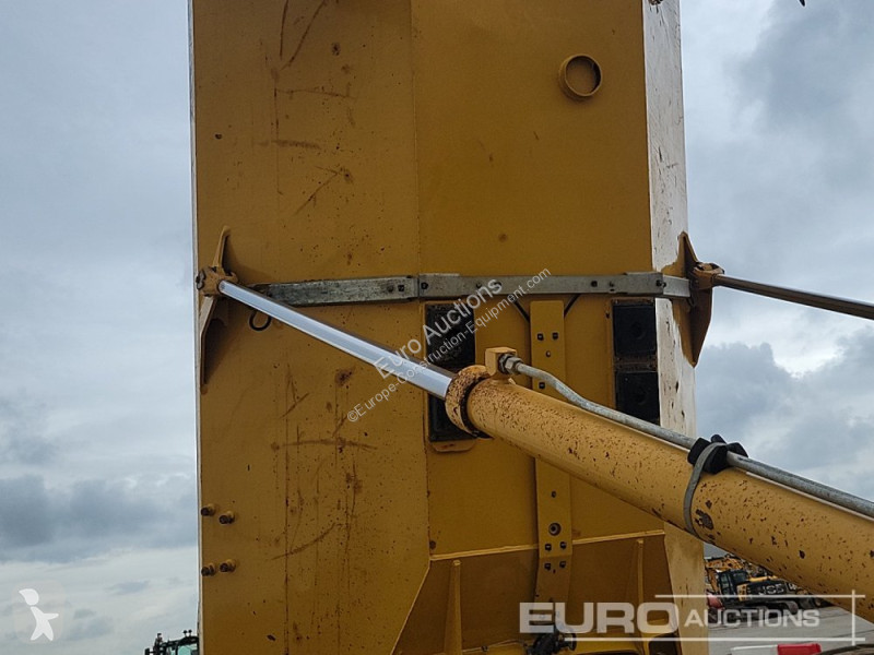 Sklápěčka Bell B20E