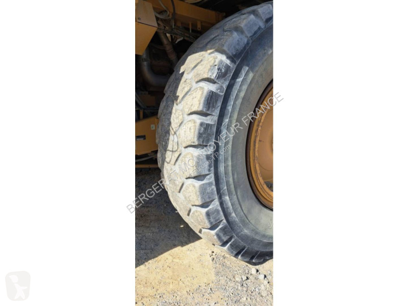 Карьерный самосвал Caterpillar