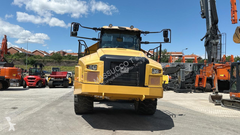 Sklápač Caterpillar 6X6