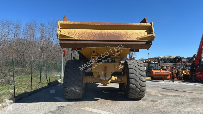 Sklápač Volvo 6x6