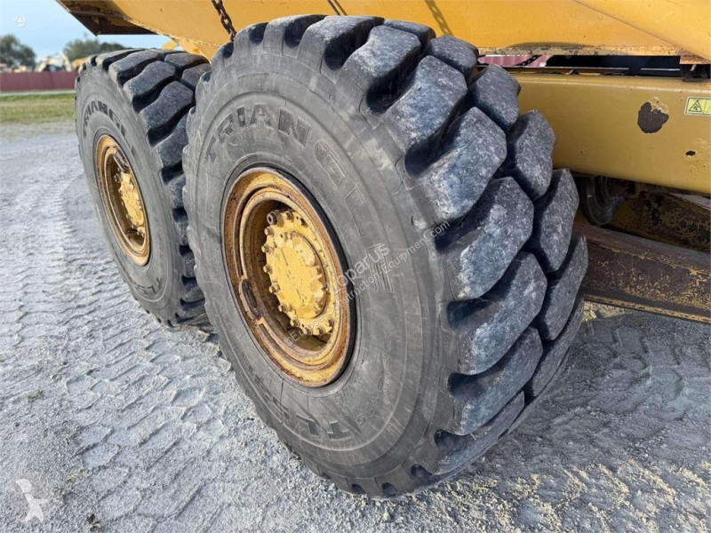 Карьерный самосвал Caterpillar 730
