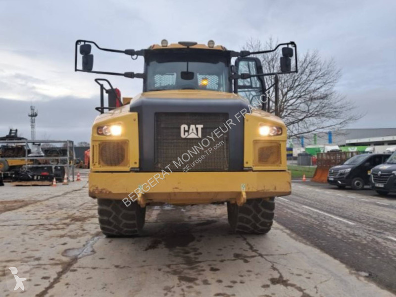 Sklápač Caterpillar 745