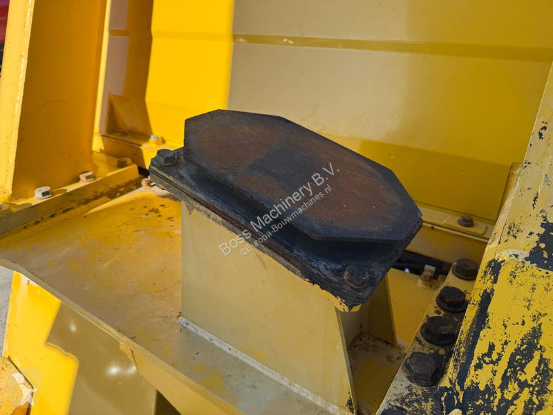 Sklápač Komatsu HD605-5 - Automatic Greasing /...