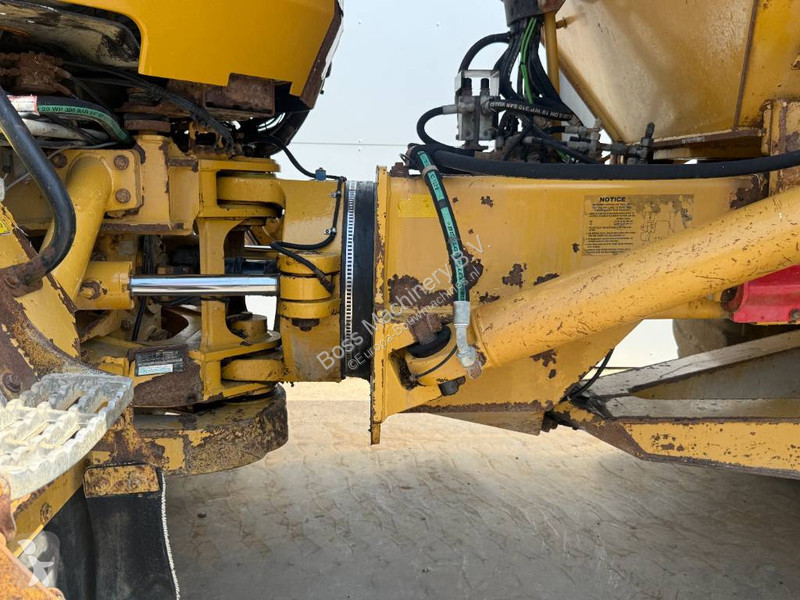 Sklápač Caterpillar - Automatic Greasing / Airco