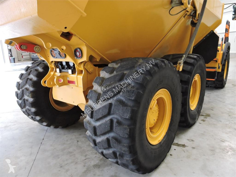 عربة قلابة Bell B30E